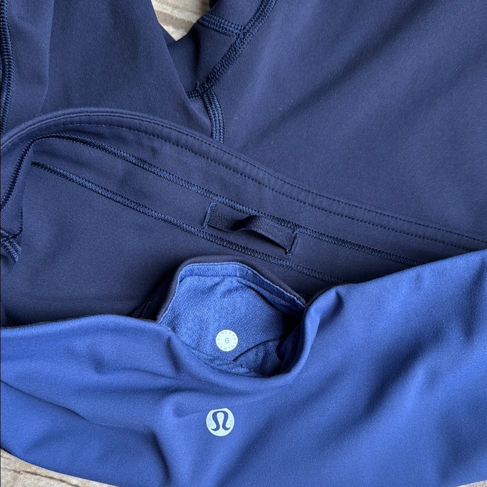 Two toned blue Lululemon cropped leg. - Picture 3 of 4